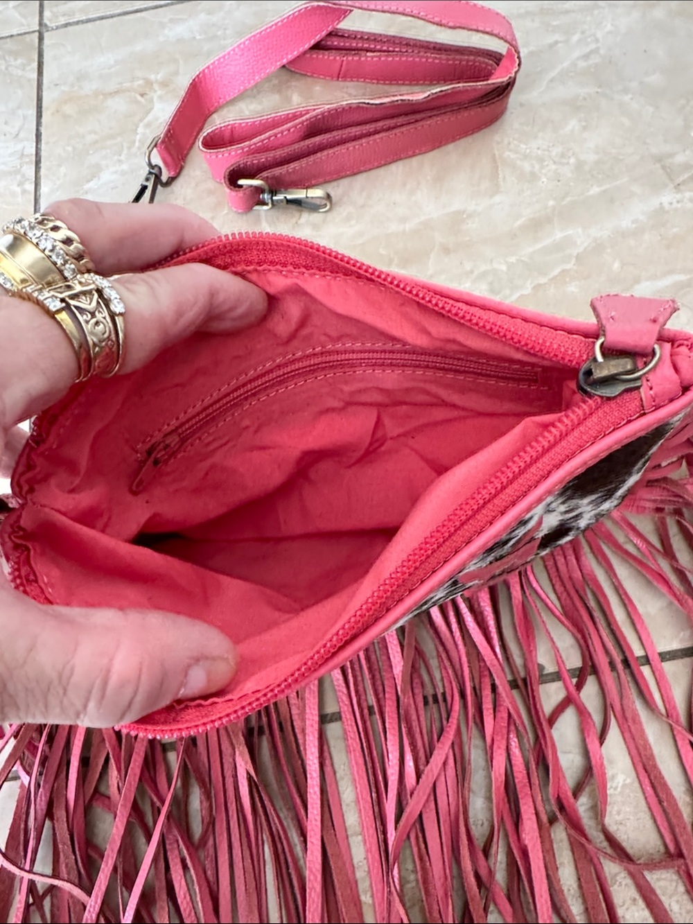 Western-Inspired Pink Fringe Crossbody with Haircalf Accent - Picture 2 of 4